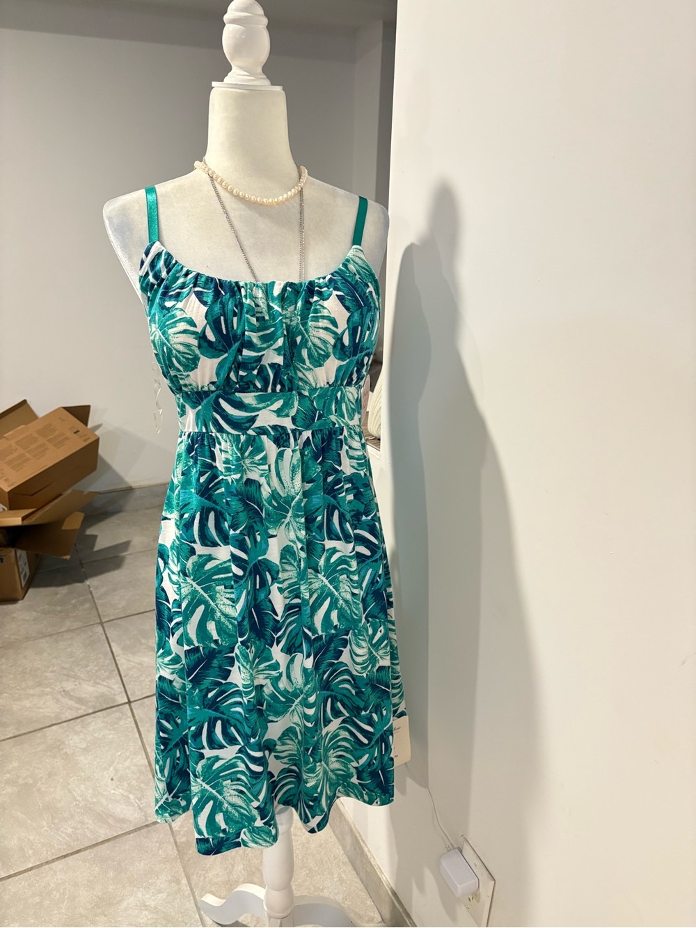 Sleeveless Teal and White Tropical-Print Midi Dress